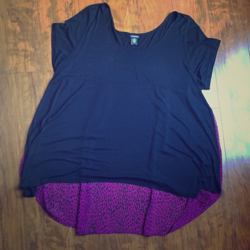 Torrid- Hi/Lo Black Cheetah Print Top. Size 2
